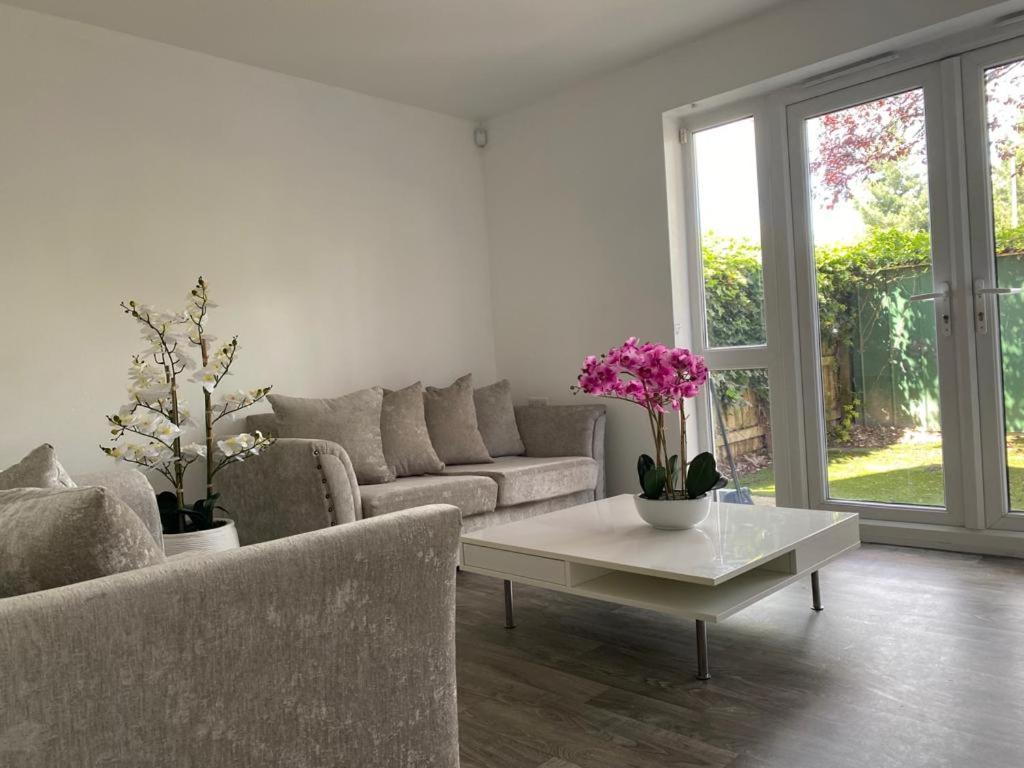 Modern, Stylish And Central Home Манчестър Екстериор снимка