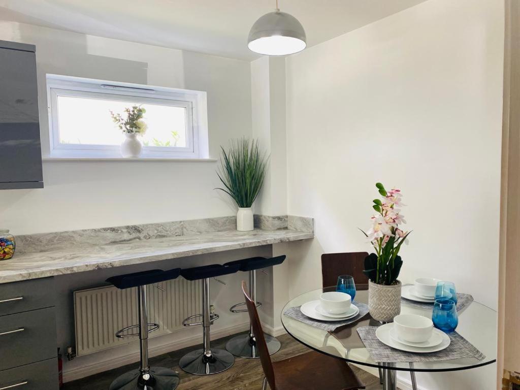 Modern, Stylish And Central Home Манчестър Екстериор снимка